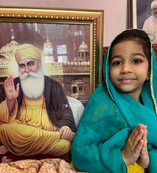 Taking-blessings-from-Guru-Nanak-Dev-Ji